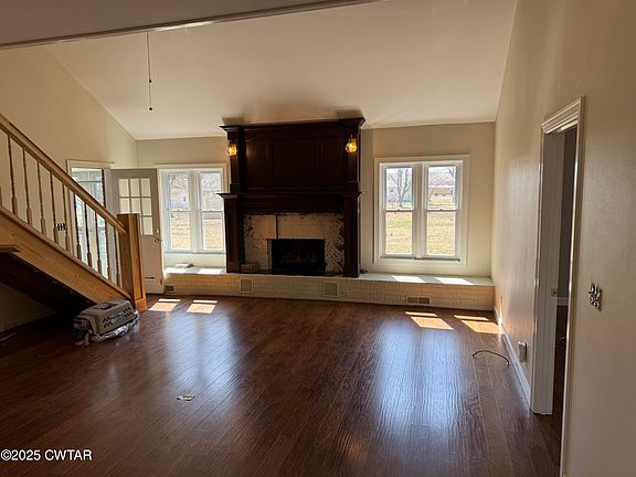 2nd image of 935 Church St