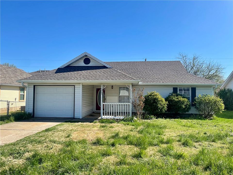 1st image of 3905 Philcrest Pl
