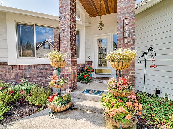 5th image of 5408 SE Woodland Dr