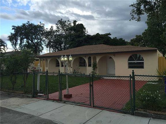 3rd image of 940 NW 30th Ave