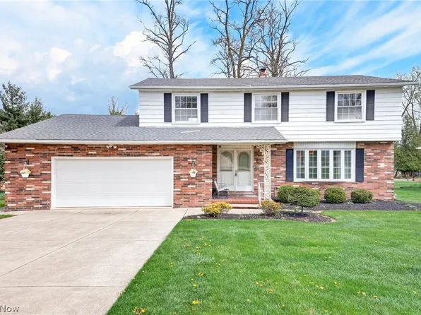 2300 Green Acres Dr, Parma, OH 44134