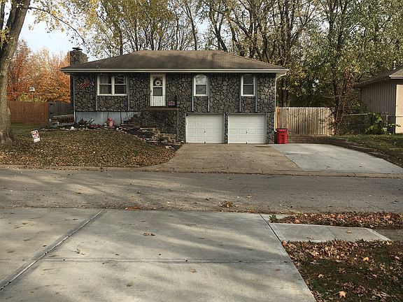 3rd image of 1701 Hillside Dr