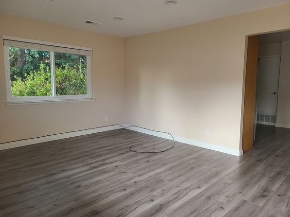 570 Oxford Ave APT D