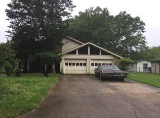 5712 Bay Oaks Dr, Monroe, LA 71203