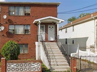 235-15 Bentley Rd, Rosedale, NY 11422