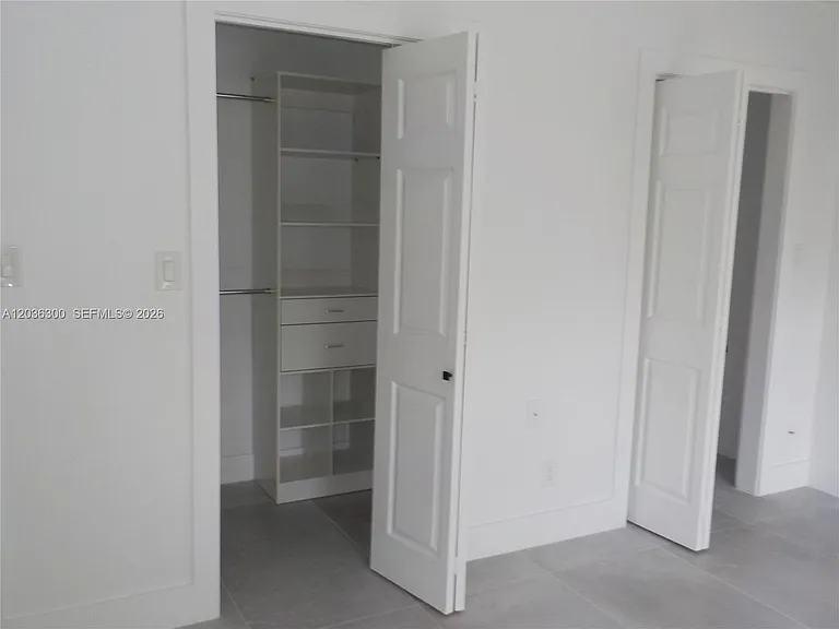 1565 Thumb Point Dr — Photo 32