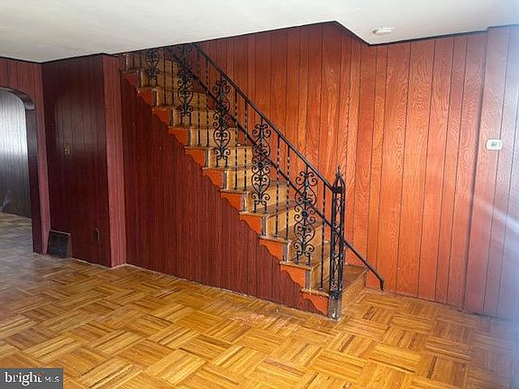 5th image of 2615 McKean St
