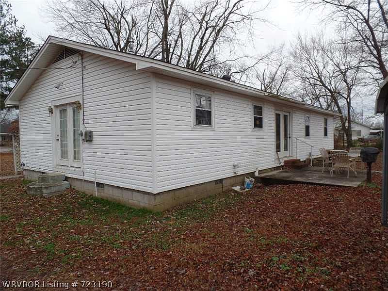 2nd image of 523 Evergreen St