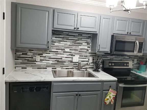4th image of 5031 Woodridge Way #5031