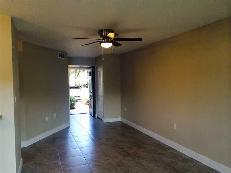 1st image of 19106 Glenmoor Dr #19106