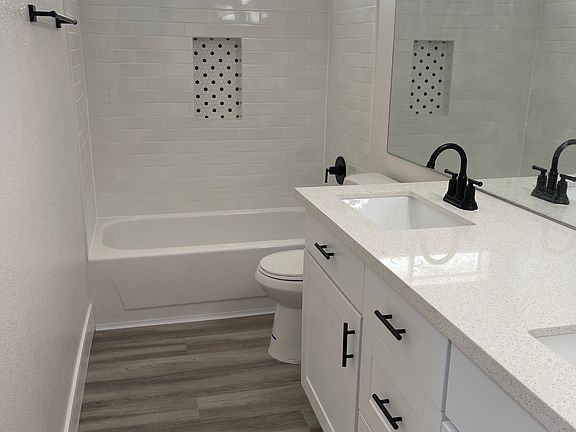 5th image of 208 Sacramento Dr