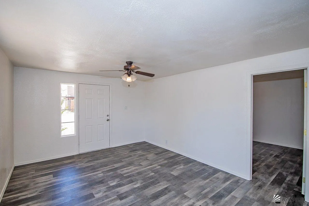 1 bed, 1.0 bath, 576 sqft, $795 — Photo 3