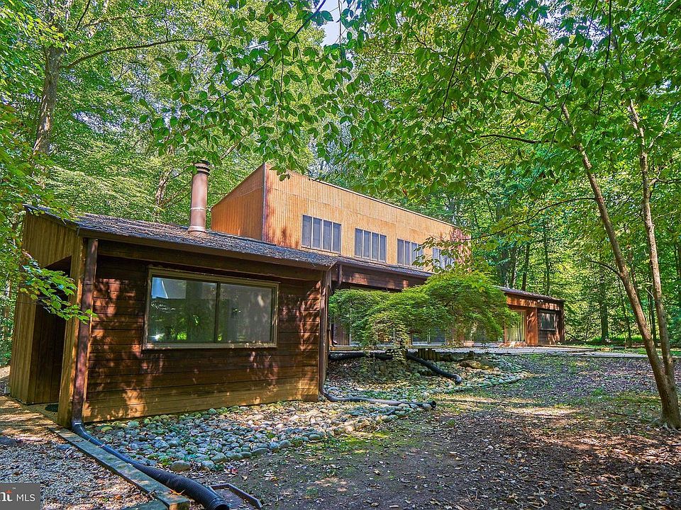 1st image of 10226 Forest Lake Dr