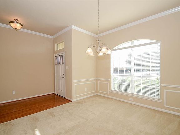 4th image of 124 Long Canyon Ln
