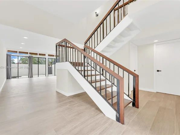 1072 SW 131st Place Ct, Miami, FL 33184