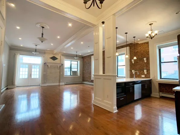 350 Irving Avenue image 4 of 15