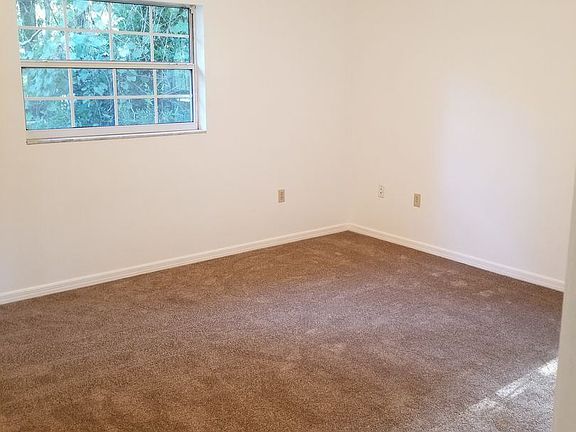 4th image of 9651 W Cleveland Ln