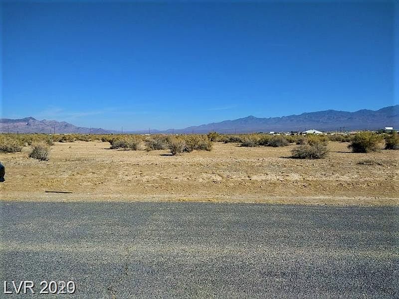 1st image of 790 Uranium Ave