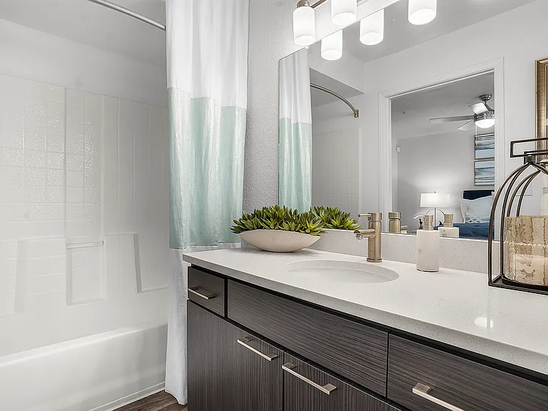 La Ventana Apartments — Photo 36