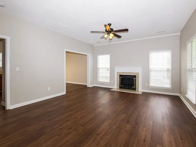 10415 Battle Ct — Photo 3