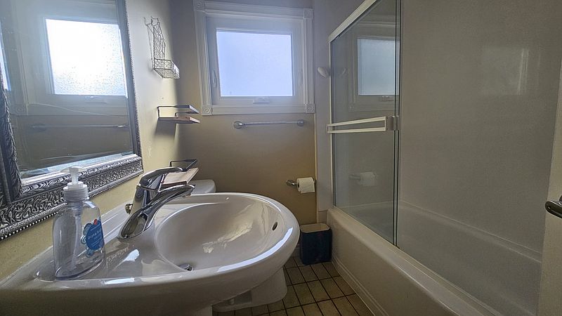 Calgary House for rent - 4 Bedrooms — photo 13