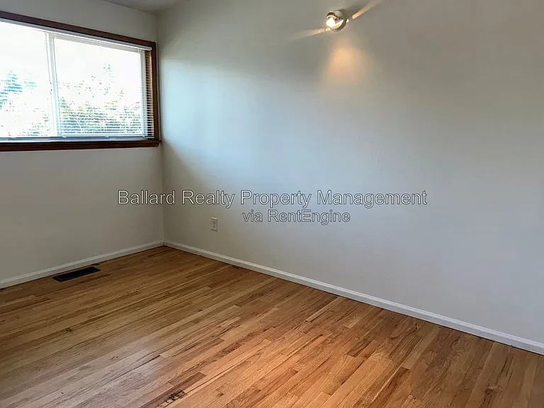 1802 NW 89th St — Photo 10