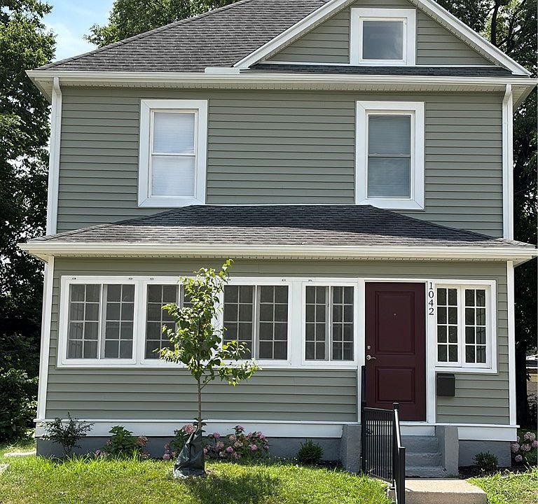 1st image of 1042 W 2nd St