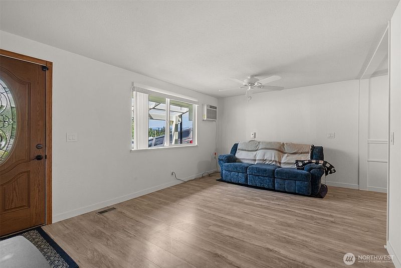 5th image of 11833 SE 272nd Place
