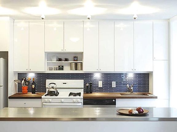4th image of 381 E 10th St APT 6