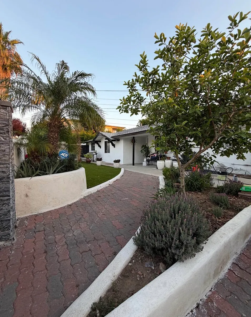 Building Photo - 11850 Glamis St