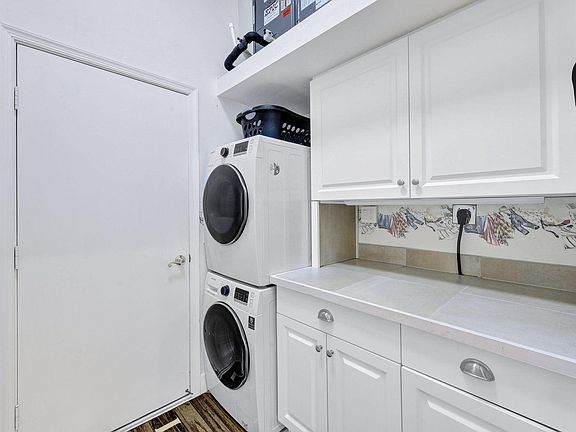 4th image of 504 Birwood Terrace
