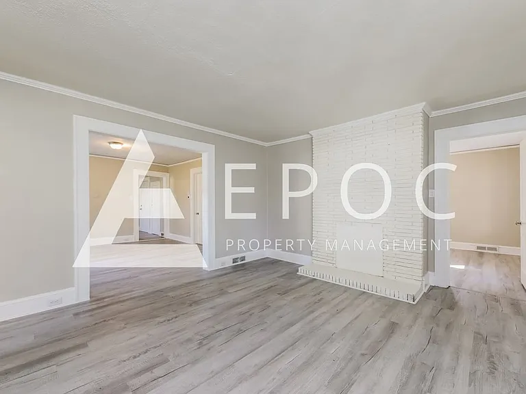 1231 Winfield Dr — Photo 10