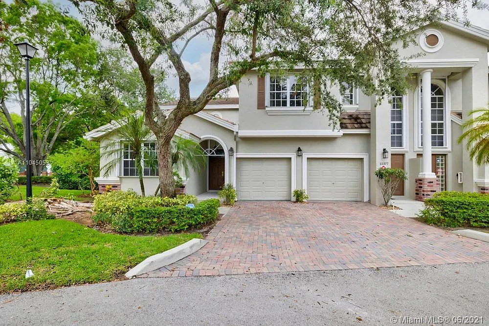3 bed, 2.0 bath, 1665 sqft, $3,750 — Photo 4