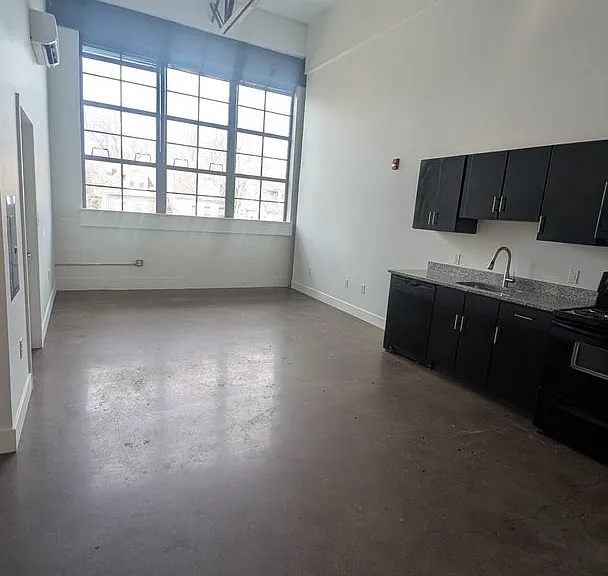 435 Tyler St — Photo 16