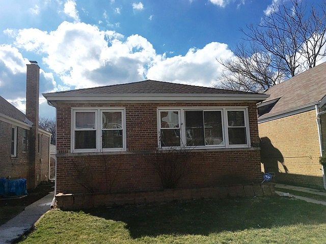 1st image of 6038 N Artesian Ave