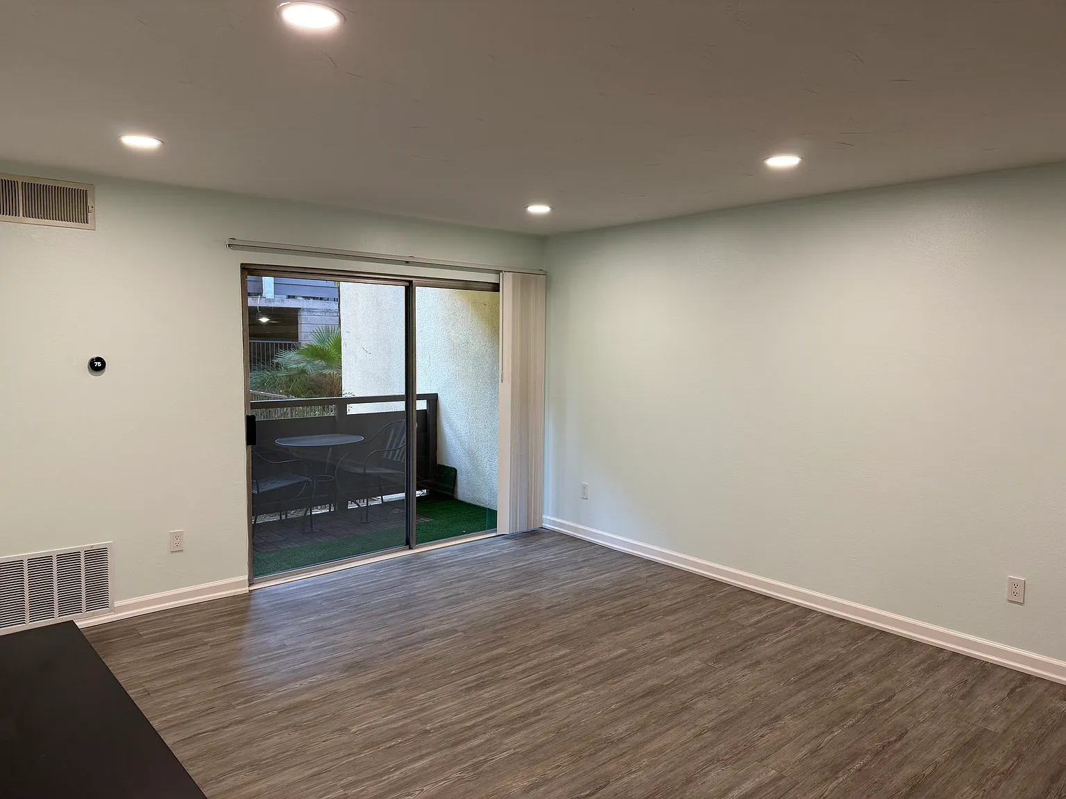 1 bed, 700 sqft, $2,700 — Photo 2