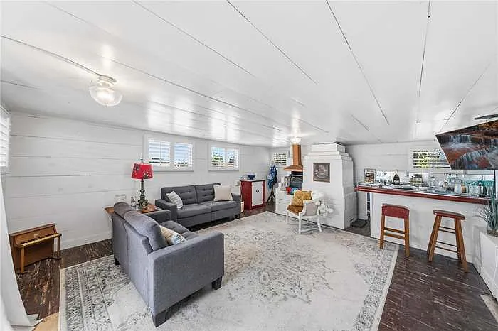 3 bed, 1320 sqft, $4,000 — Photo 3