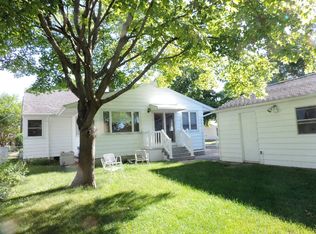 1910 Ames St, Essexville, MI