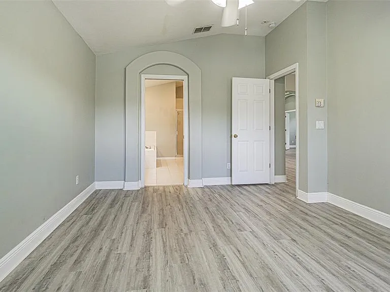 1550 Maximilian Dr — Photo 17