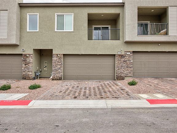 2nd image of 334 Laurel Peak Dr