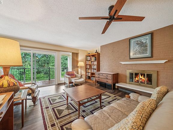 5th image of 1400 SE Lava Dr APT 23
