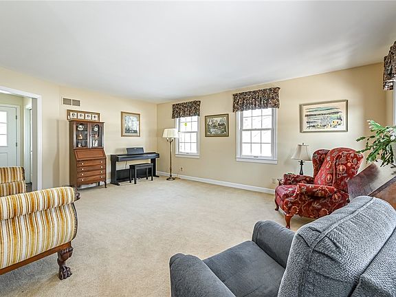 2nd image of 656 Bairdford Rd W