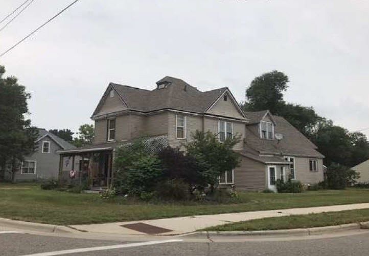 2nd image of 583 S Waupaca St