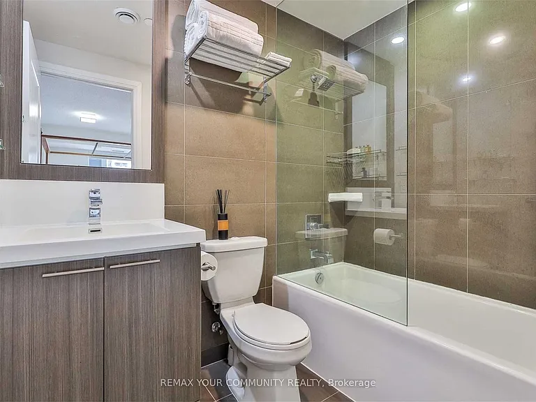 120 Harrison Garden Blvd #533 — Photo 10