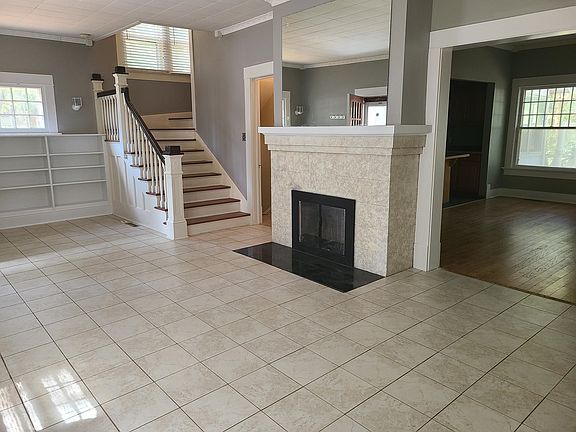 3rd image of 1202 E 12th Ave