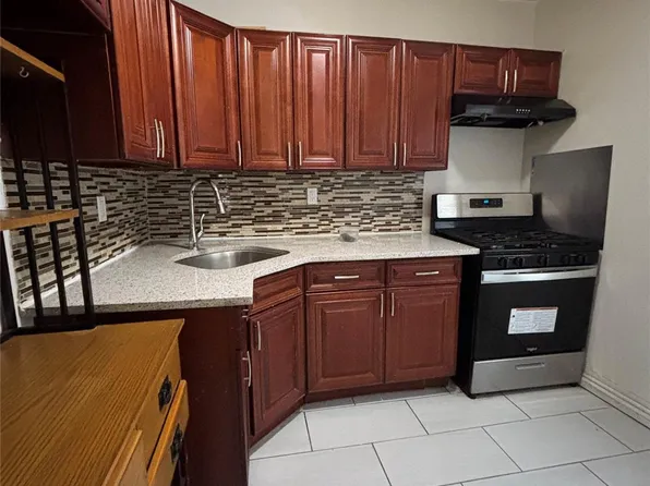 10227 129th St, South Richmond Hill, NY 11419