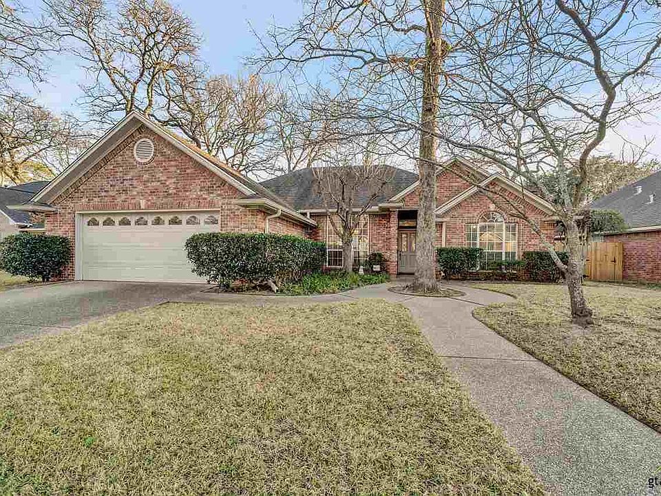 1st image of 3303 Oak Village Dr