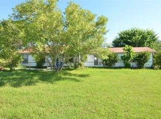 280 McShan Ln, Elgin, TX 78621