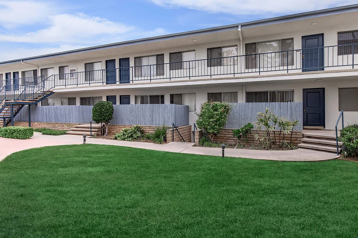 Building Photo - Emerald West Apartments