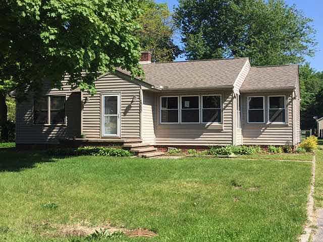 1st image of 1050 N Park Dr